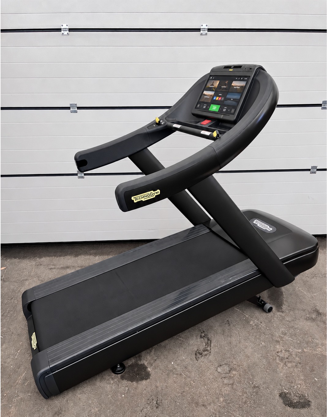 Technogym Run 700 treadmill with Unity 2.0 touchscreen